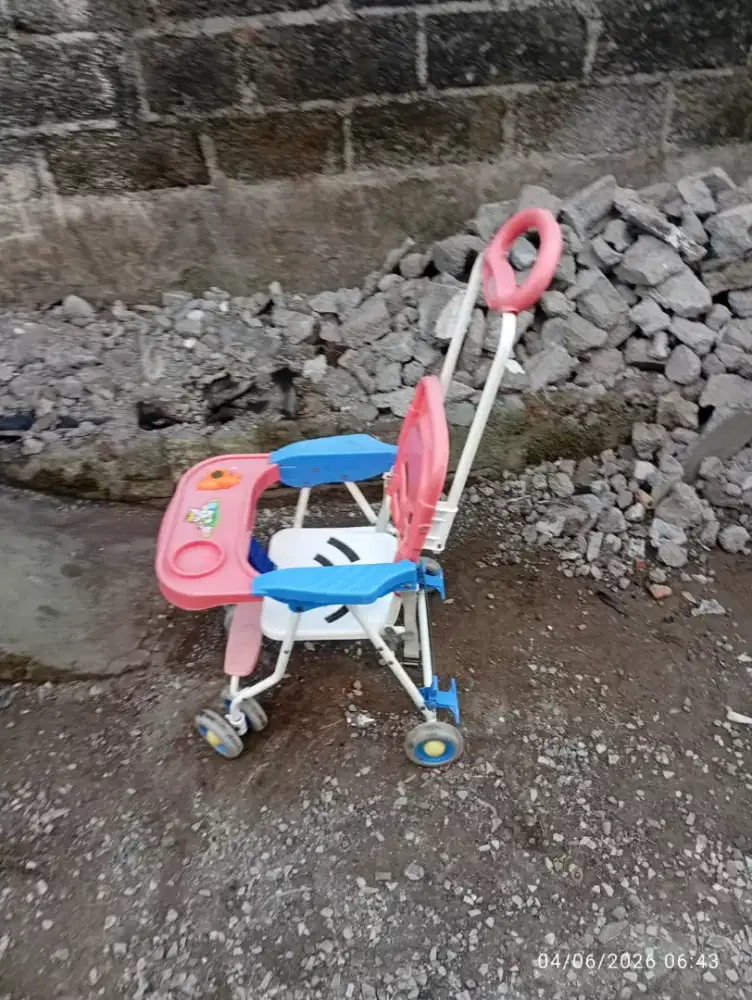 dijual dorongan anak  bs dilipat
