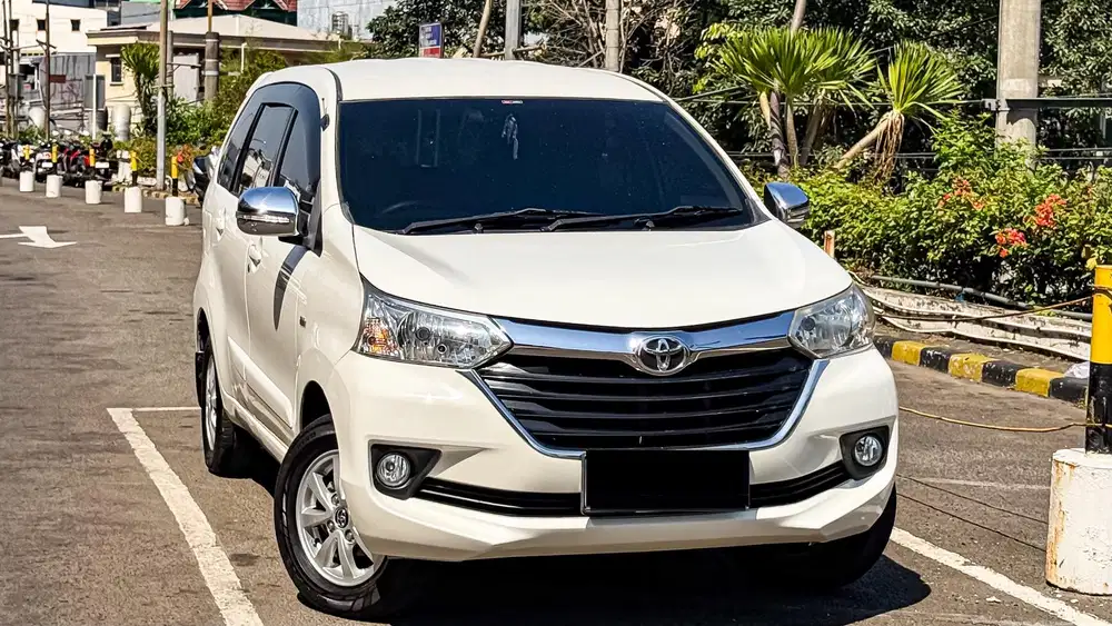 {TDP 20jt}Toyota Avanza 1.3 G AT 2017 Putih metalik