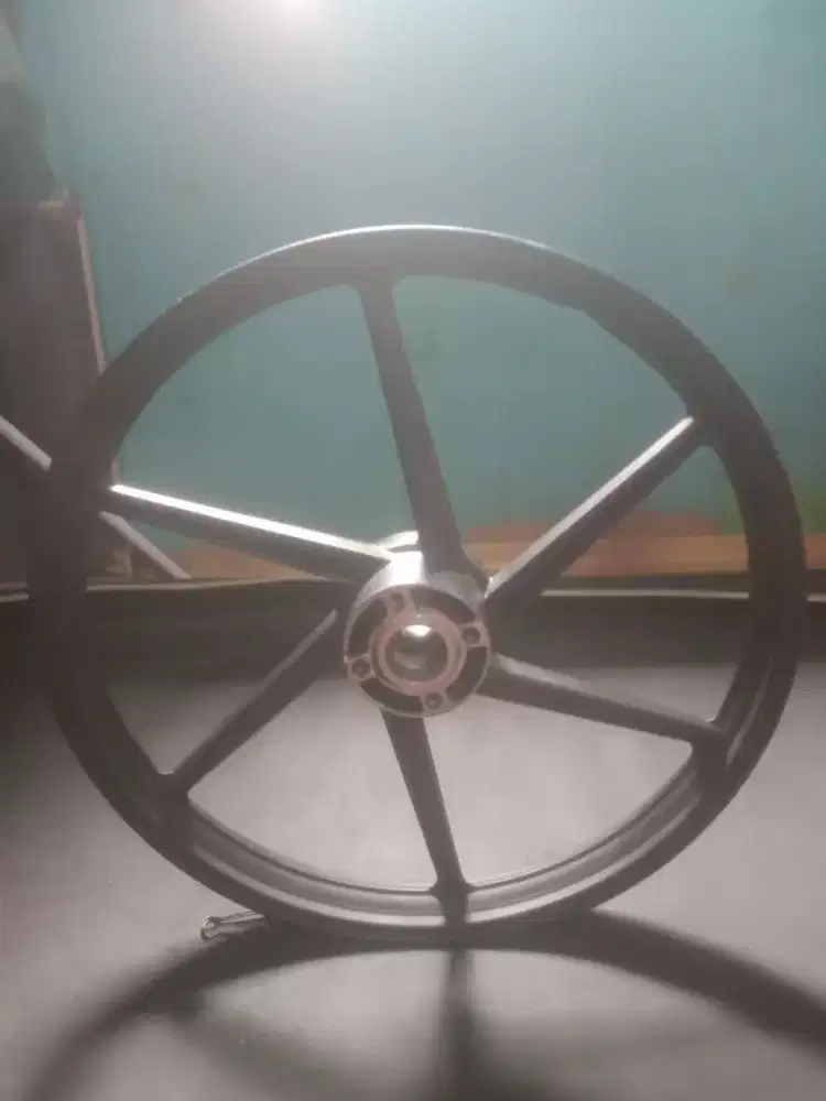 Velag motor Suzuki smash lama