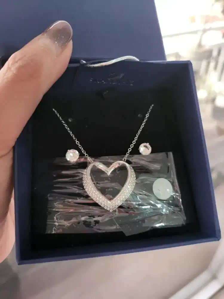 Dijual Kalung Swarovski
