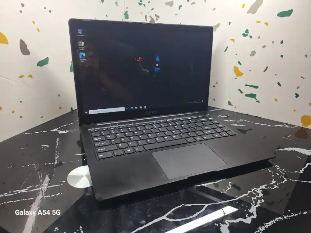 Laptop Zyrex Bunaken Celeron N4020 -SSD 256 Nvme 4GB - SLIM -MULUS