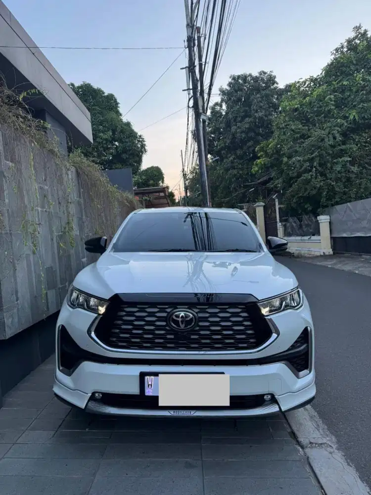 Innova Zenix 2.0 Q hybrid TSS modelista