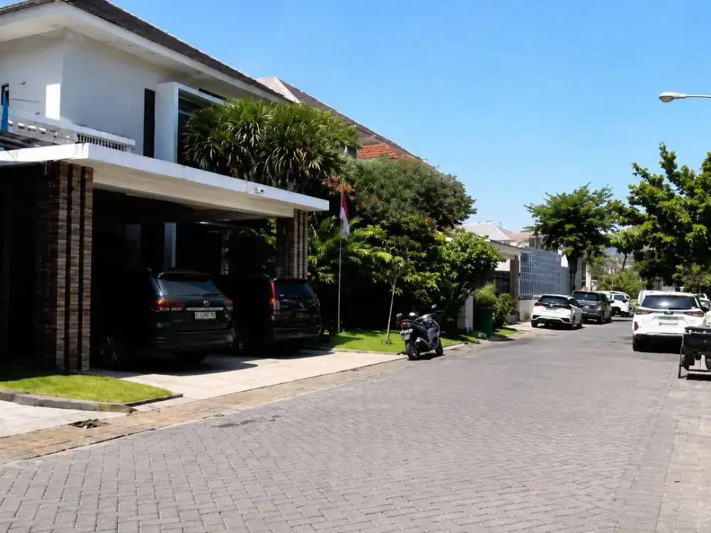 Dijual MURAH Rumah Mewah di Pakuwon City Malibu Beach ada Pool