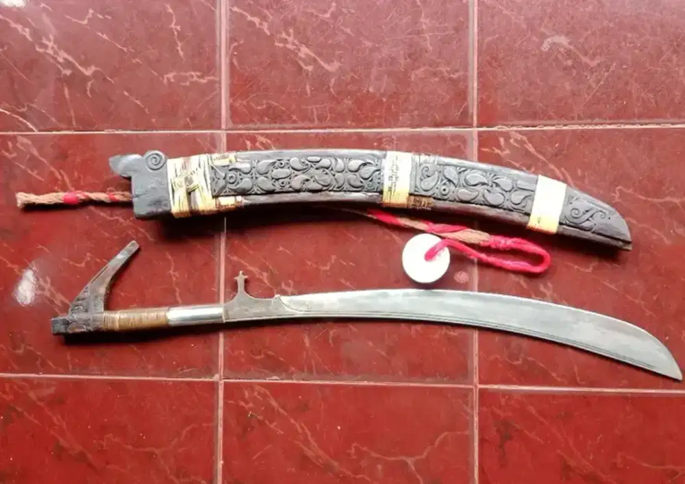 Mandau dayak pedalaman