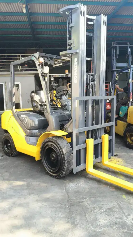 Forklift Komatsu 3 Ton,Threelift 6 Meter,Manual,FD30-17,Tahun 2019