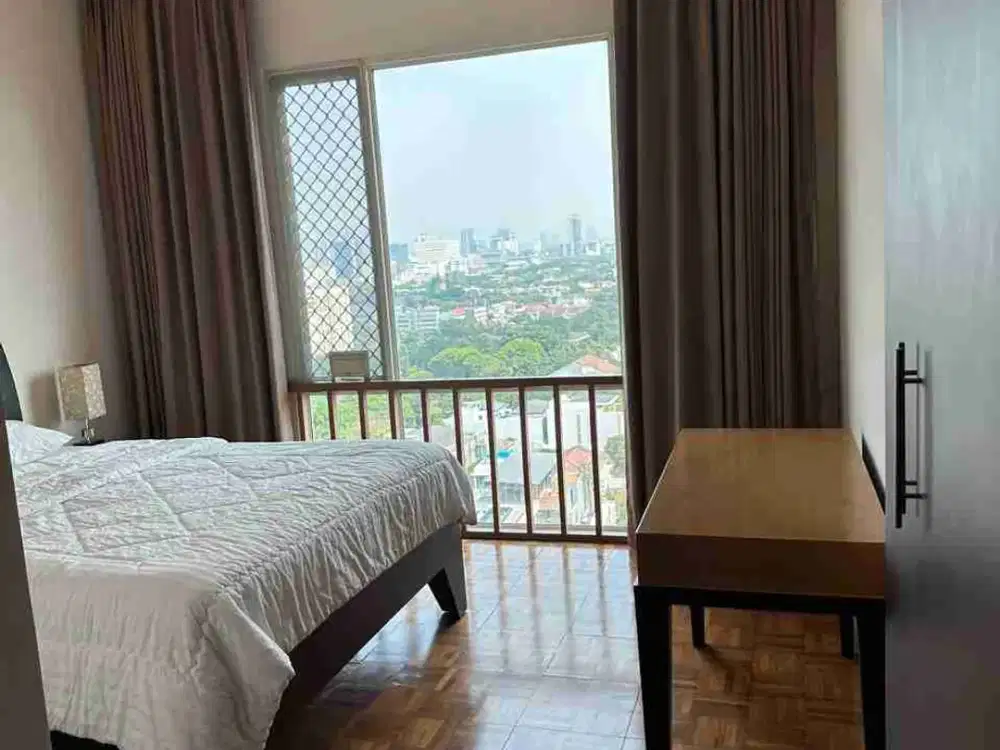 Apartemen Senayan Residen. Simprug Lb. 165 m. full furnitur 6 M