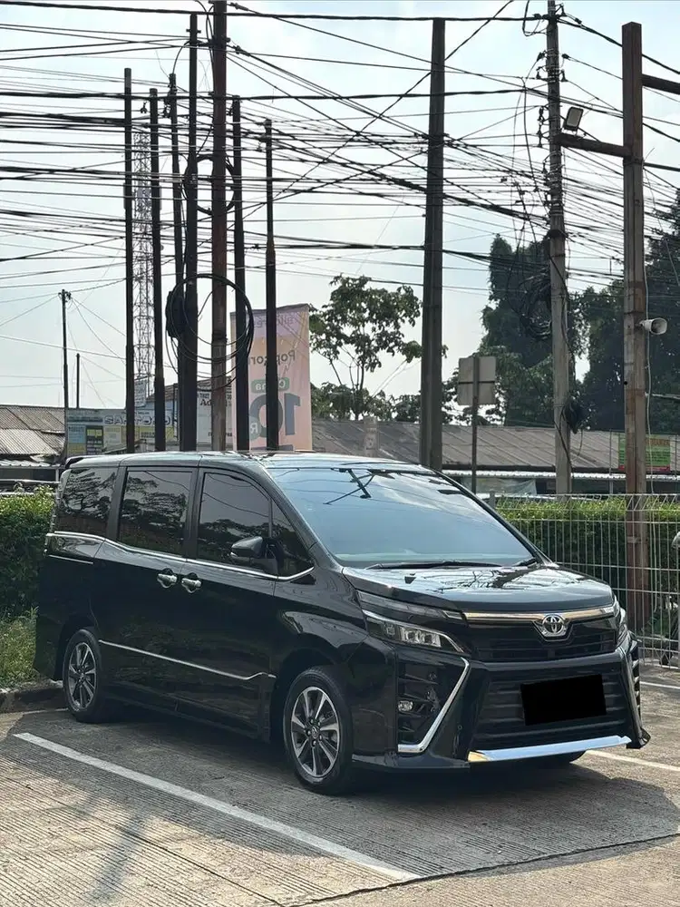 toyota voxy 2018