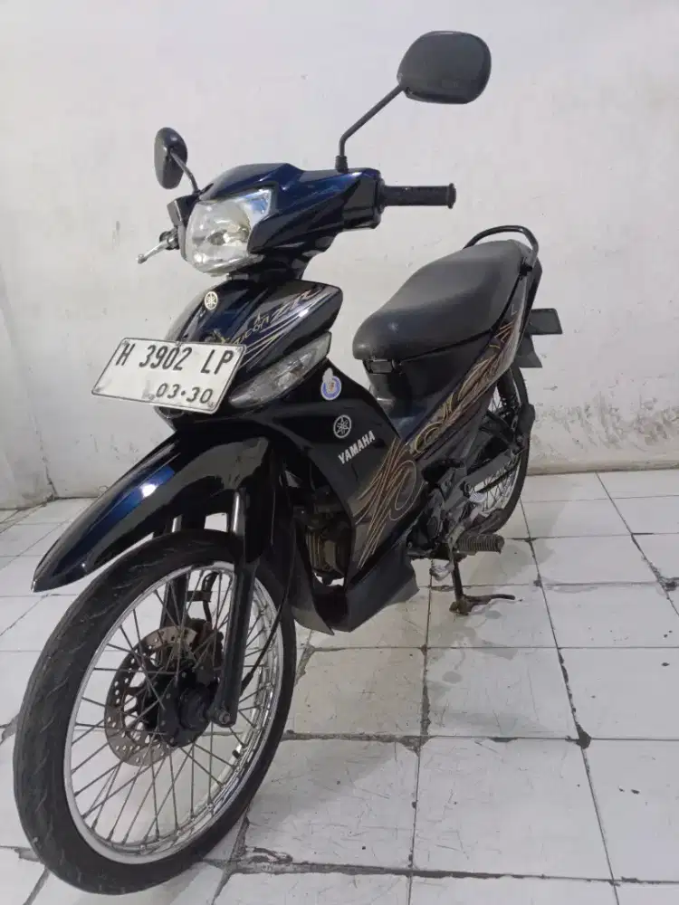 vega z R  hitam 2010