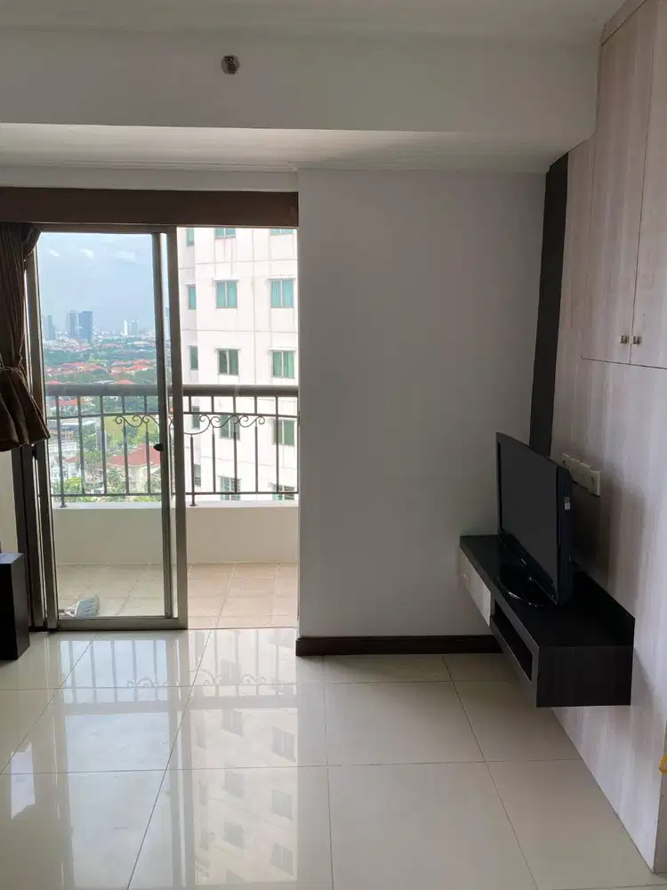 Disewakan Fast Apartemen Siap Huni Waterplace 3BR Surabaya Barat