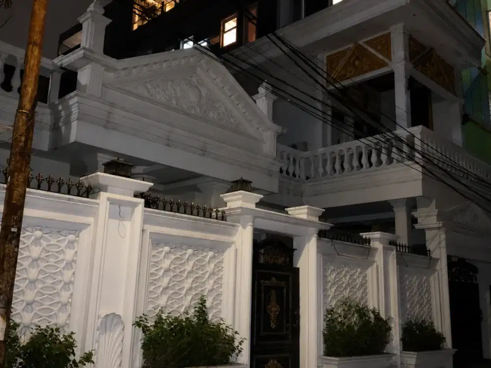 Dijual rumah mewah bebas banjir di Duren Sawit Jakarta Timur