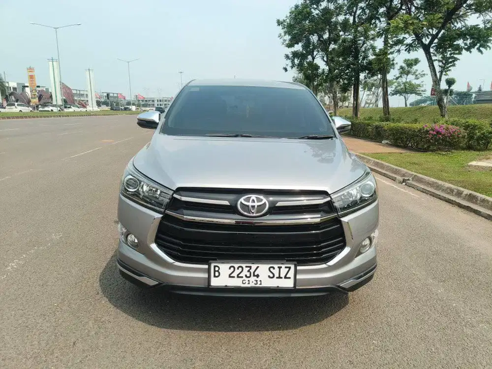 Toyota Innova 2.0 Venturer bensin 2019 km 70rban