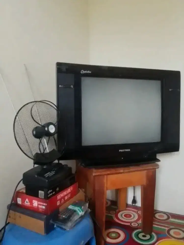TV 21 INCH POLYTRON FM RADIO SLIM FLAT