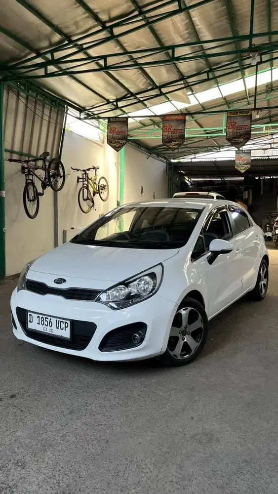 low km!! dp26jt KIA Rio 1.4 SE AT 2012 Matic 2014 Manual mt