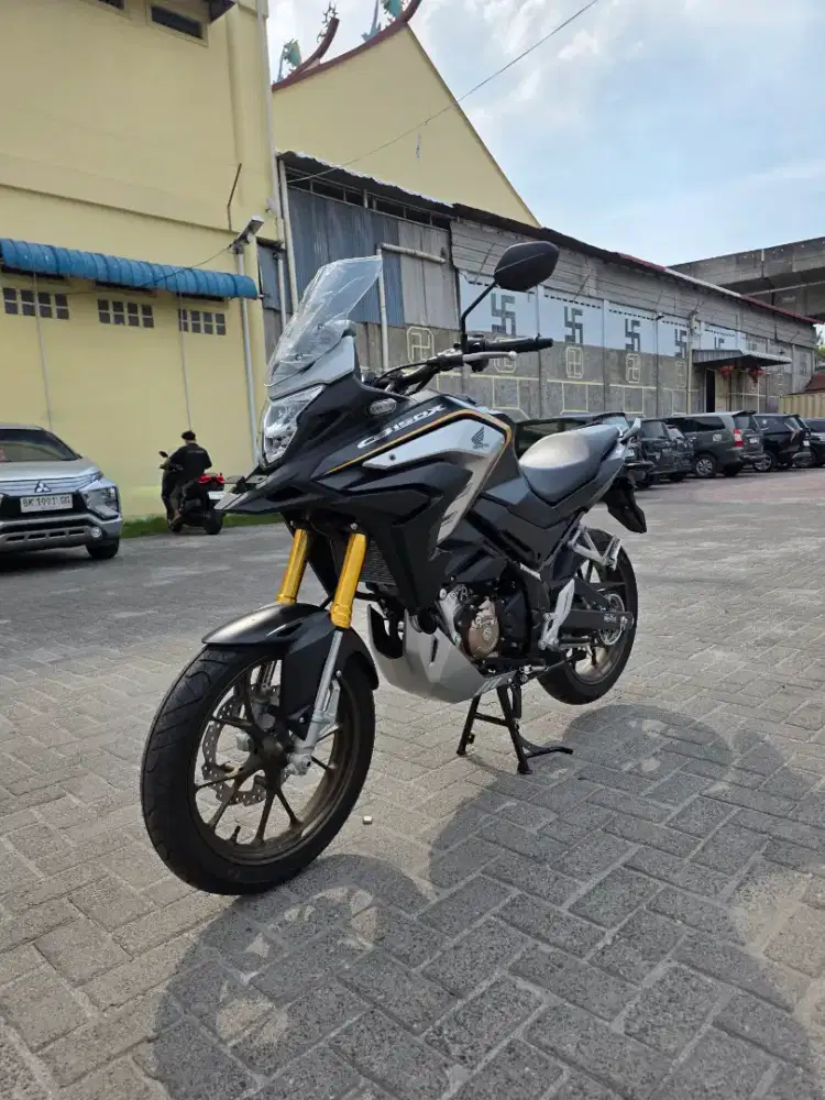 Honda CB150X SE Merah Silver 2024