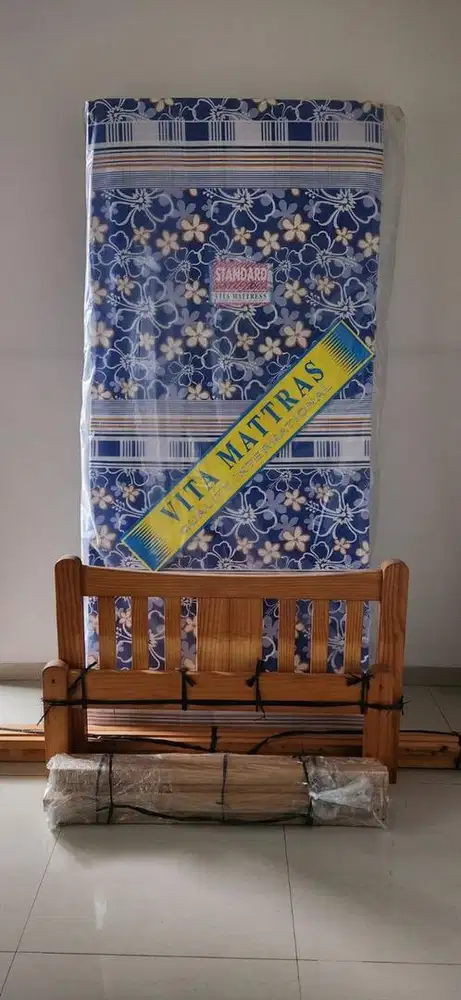 Dipan Kayu & Kasur Busa Single Bed