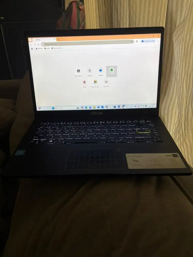 Laptop e410ma dari baru