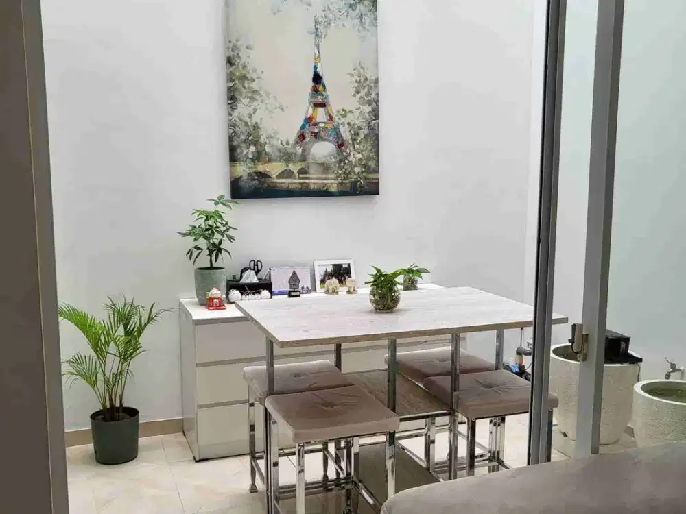 Dijual Rumah 2lt Full Furnished Siap huni Riviera at Puri Metland Puri