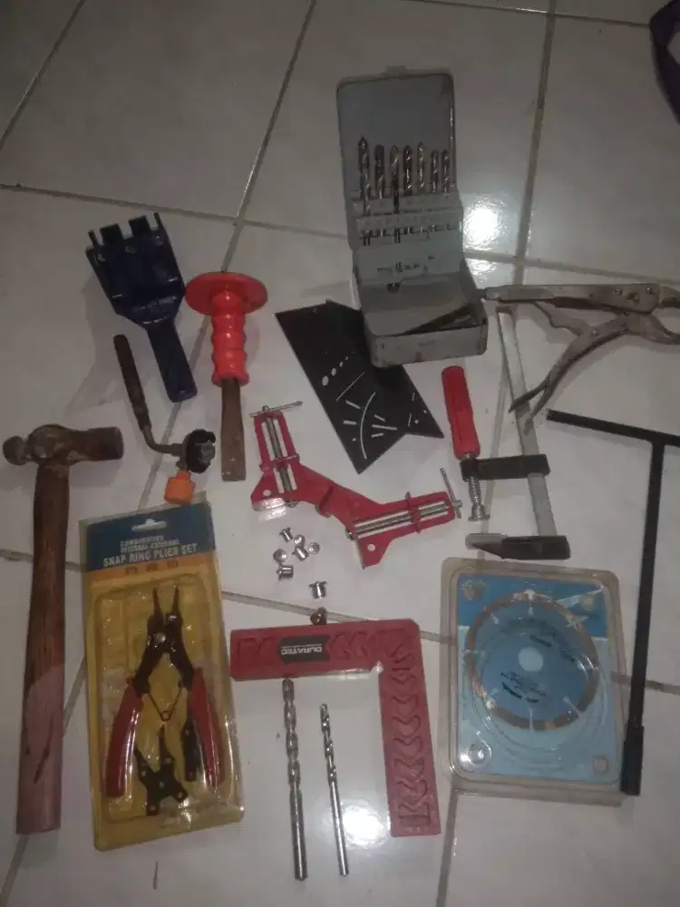 Jual alat perkakas bekas