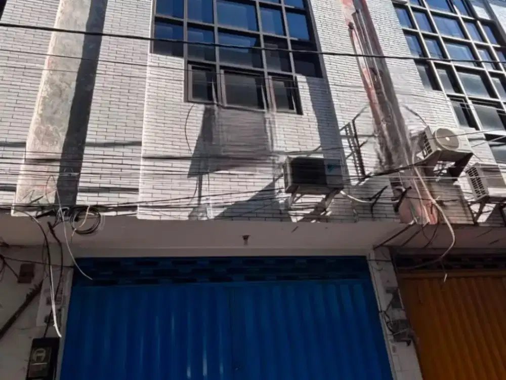 Ruko Kedungdoro 3 Lantai Bangunan Terawat