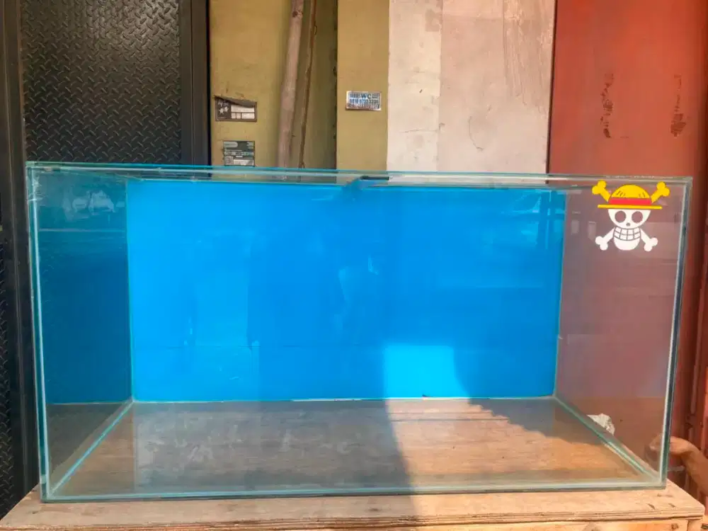 Aquarium kaca ikan