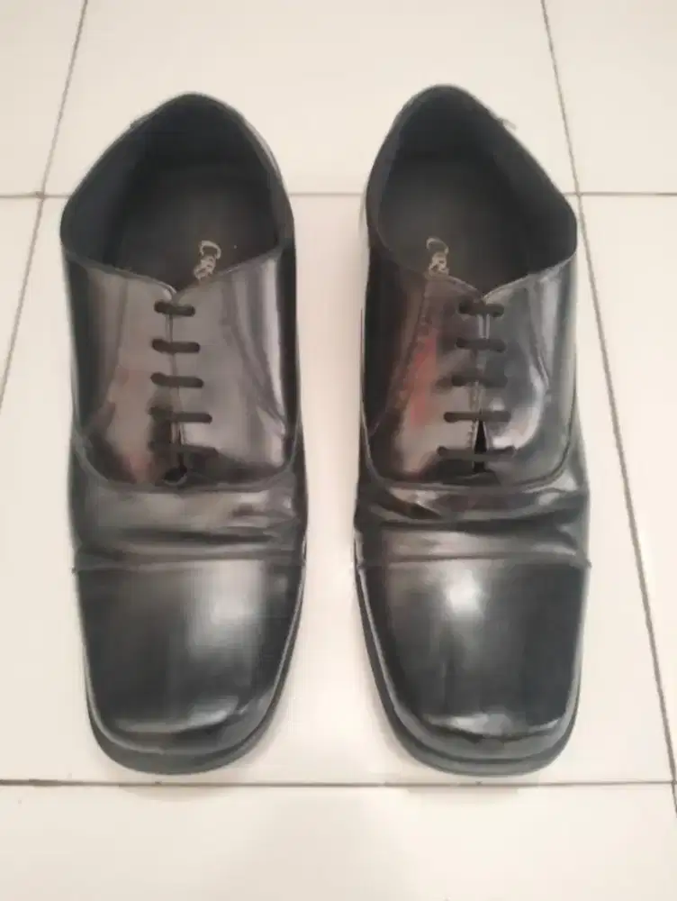 Sepatu Pantofel Hitam Pria - Crusher
