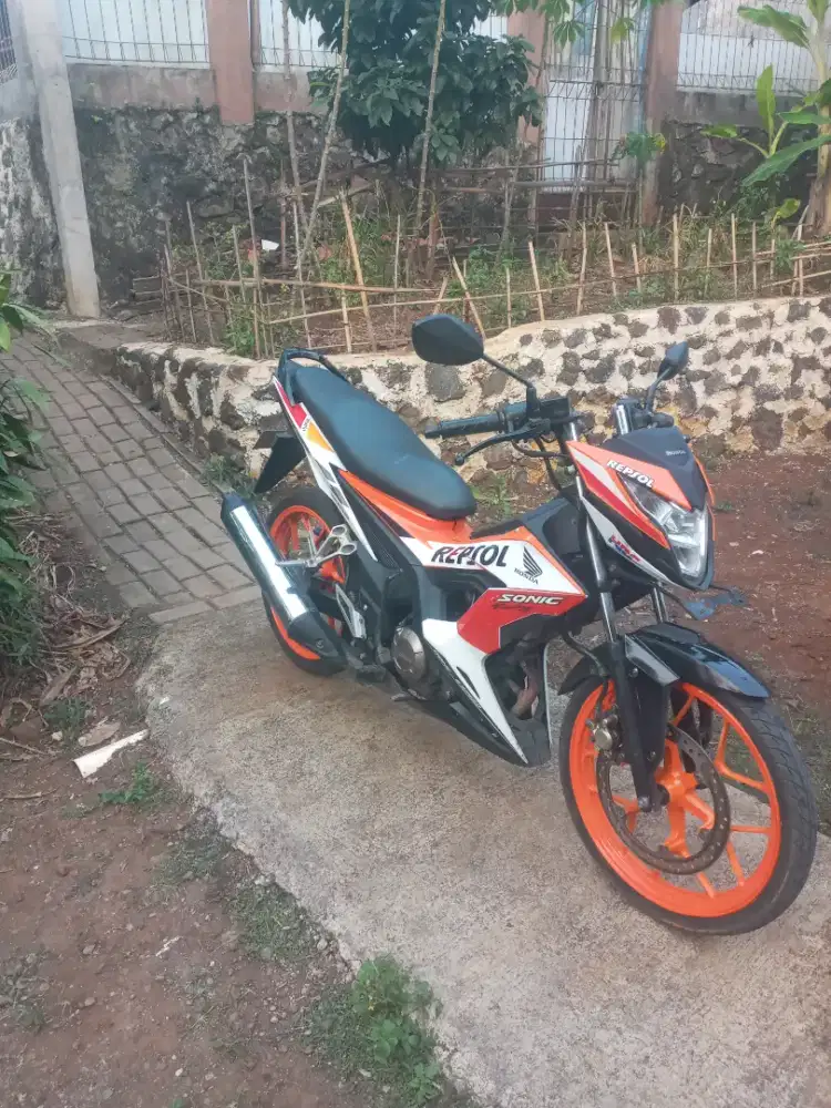 Honda sonic 150R
