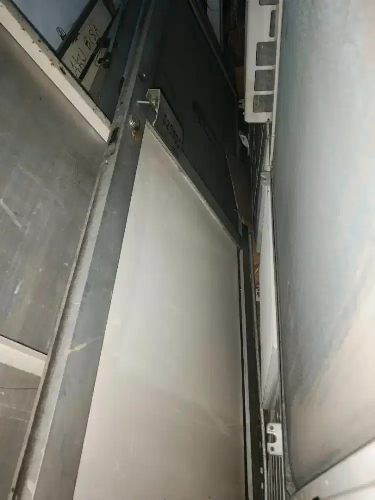 Pintu Aluminium Bekas