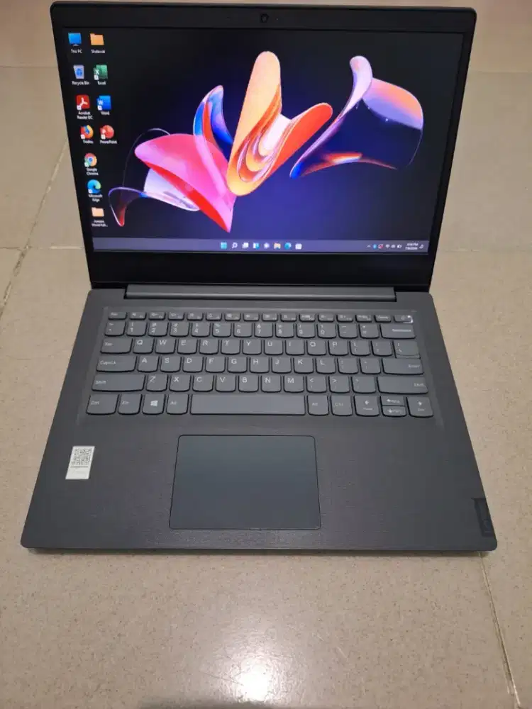Bismillah dijual laptop Lenovo core i3 gen 10