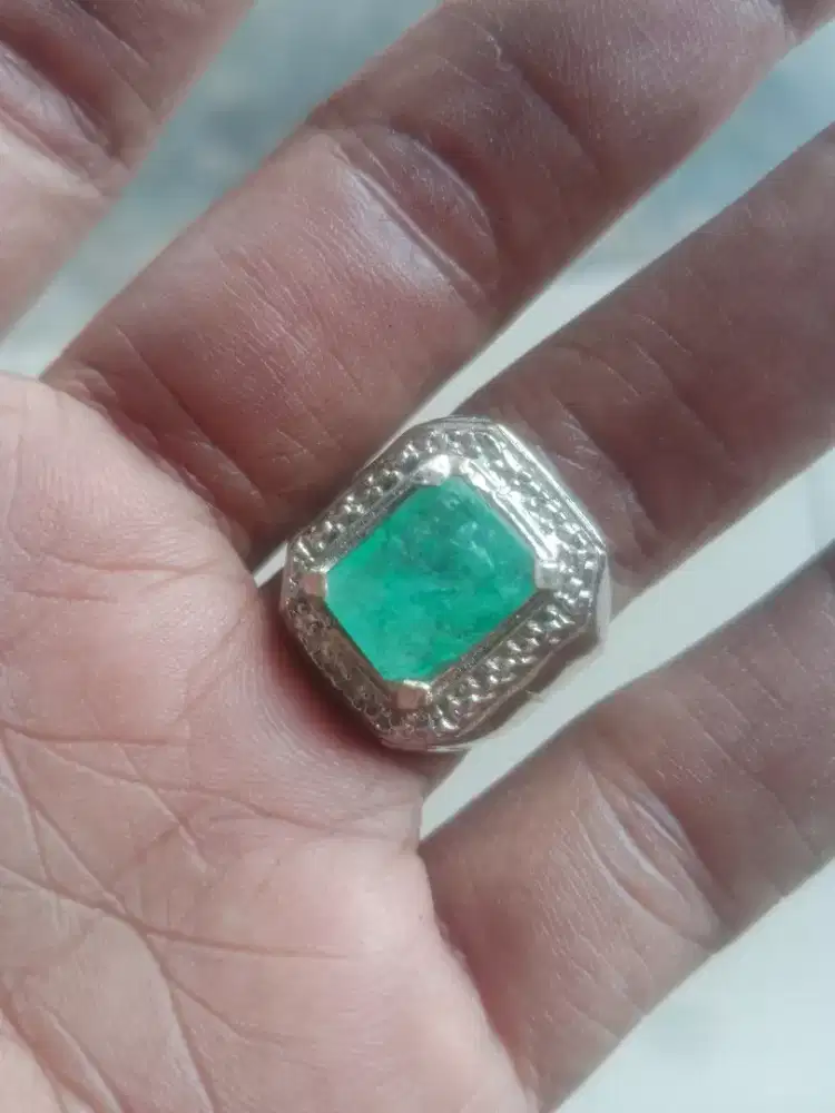 Jamrud columbia asli natural