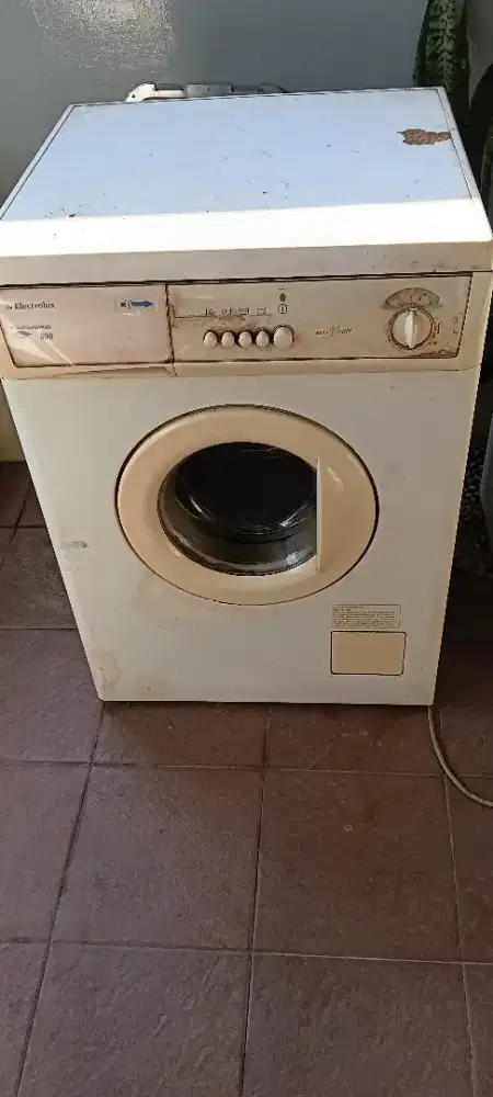 MESIN CUCI ELECTROLUX 800