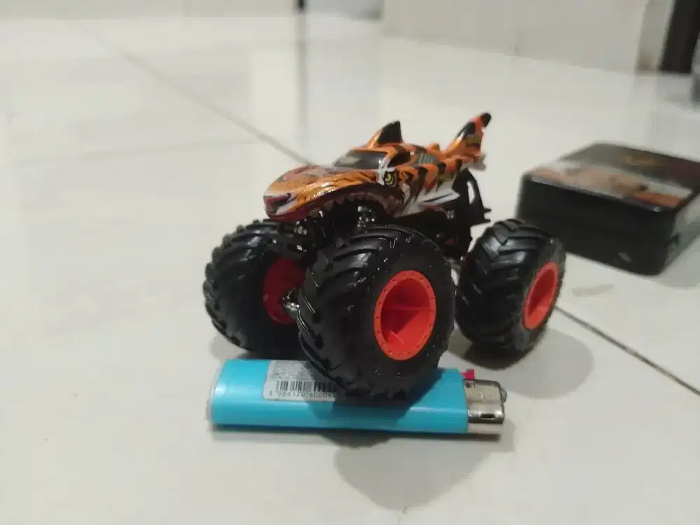 Jual mainan hot wheels