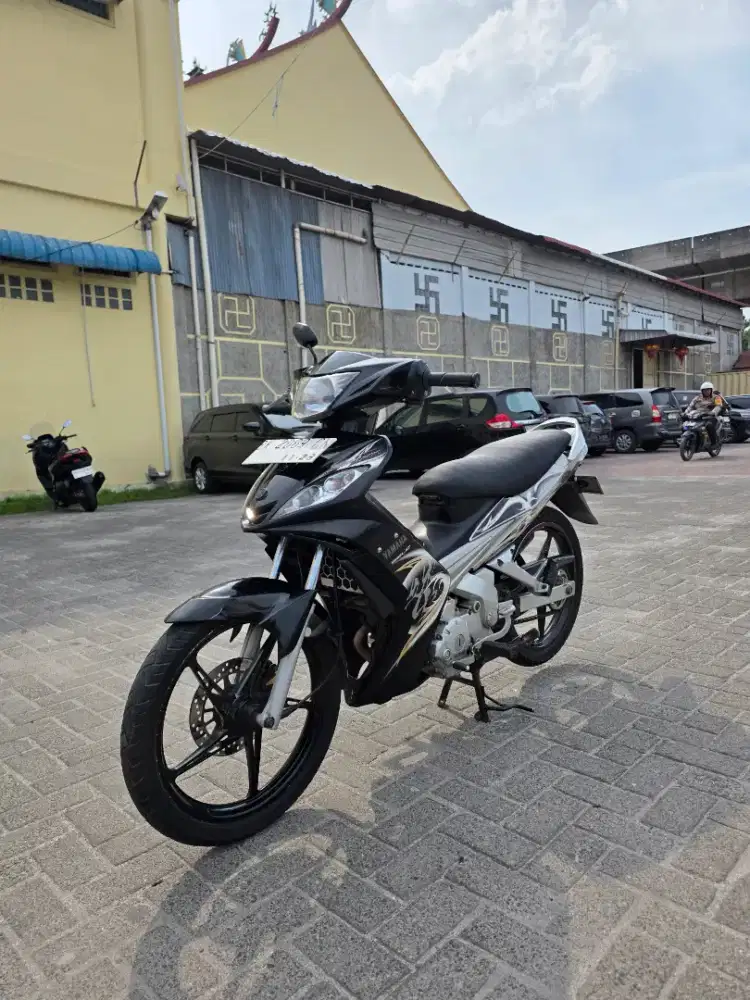 Yamaha Jupiter MX Hitam 2008