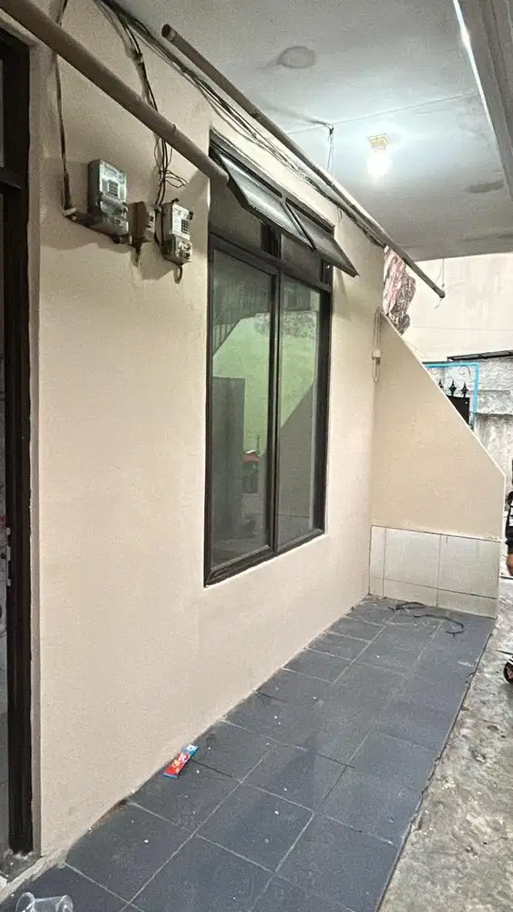 Dikontrakan 3 ruang & RUMAH  BULANAN BISA Usaha PINANG GRIYA Cipondoh
