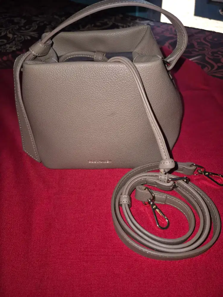 Bostanten hand bag taupe like new| Tas wanita elegan + tali panjang