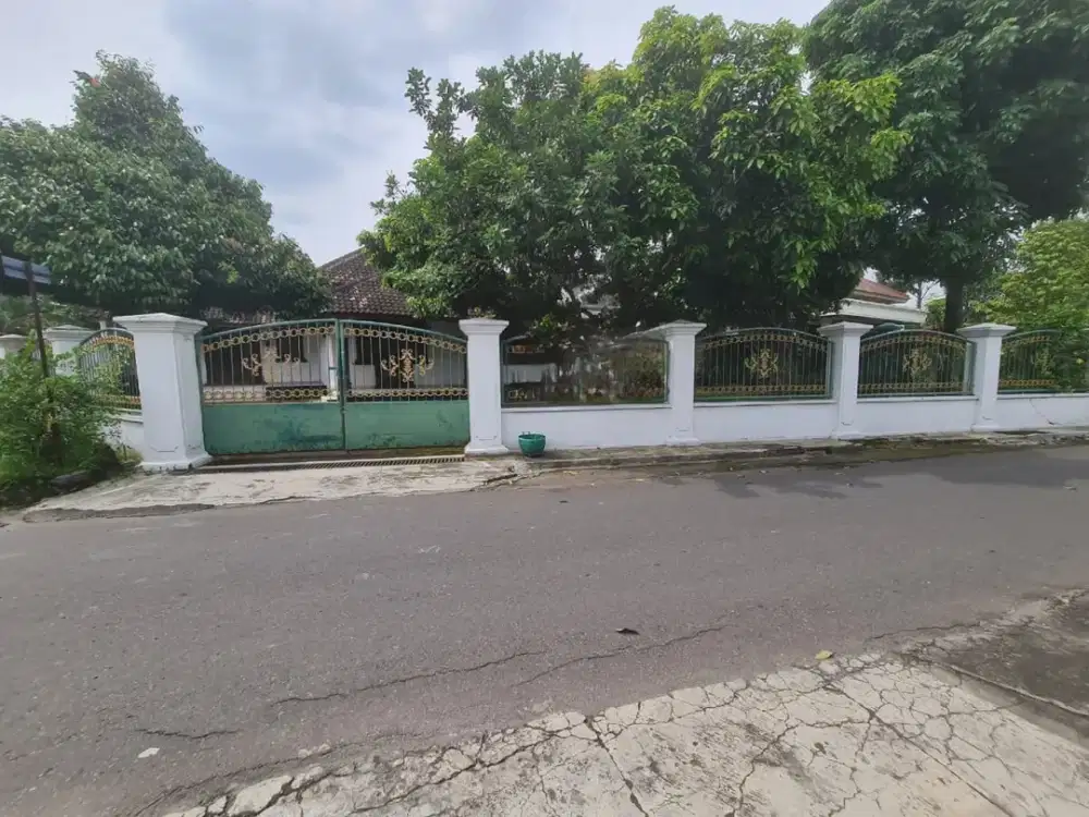 Rumah Nuansa Jawa Klasik dengan Joglo di Pusat Kota Solo – Punggawan, Banjarsari