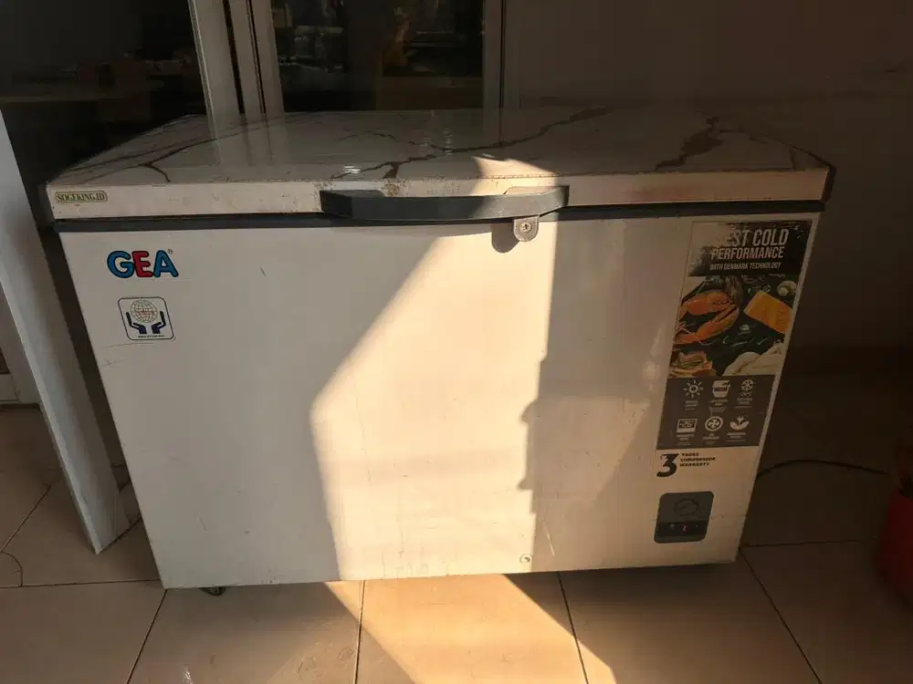 Freezer Rumahan GEA