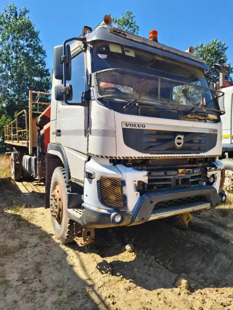 Crane truck Volvo FMX330