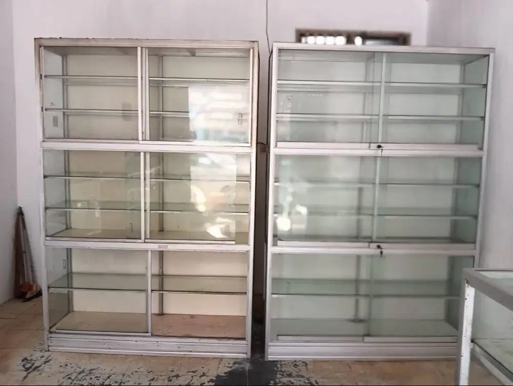 Jual Etalase Kaca Aluminium bekas toko