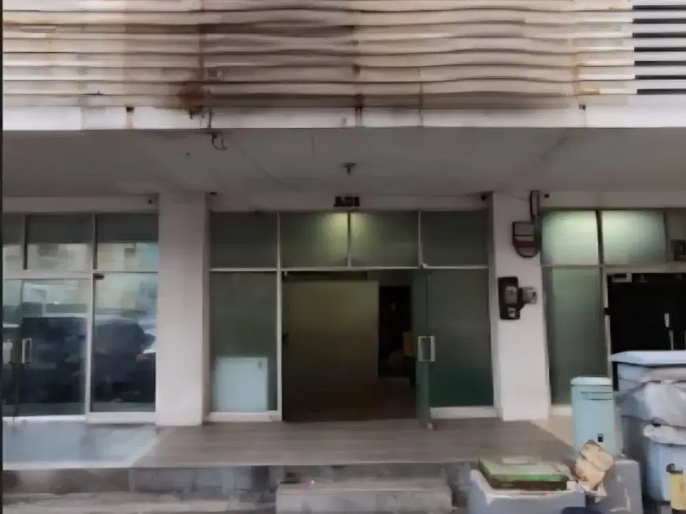 Ruko Dekat Season City 3 Lantai Siap Dipakai untuk Komersial