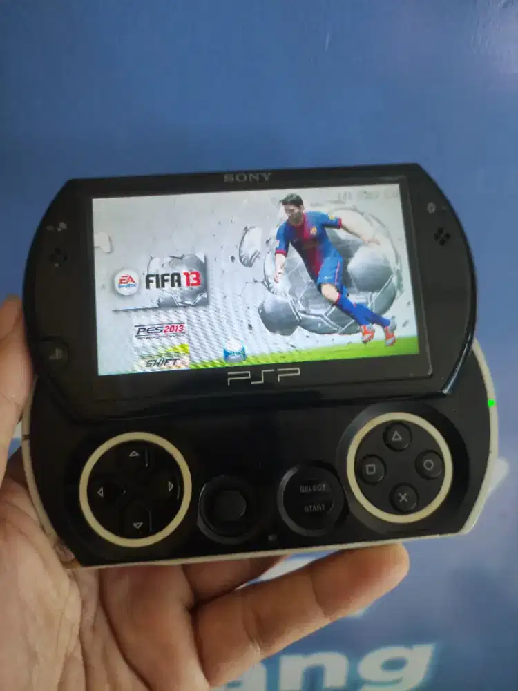 sony psp GO 1004