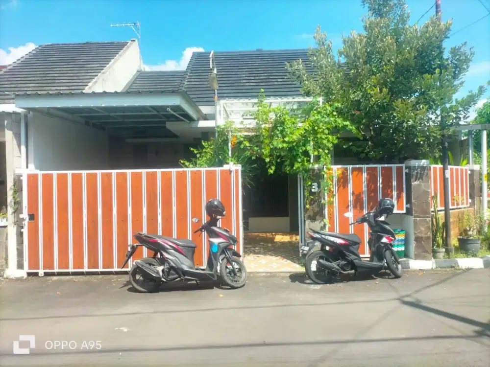 Rumah Minimalis Cantik Dekat SCH Sleman Yogyakarta #Kode : RSH 014