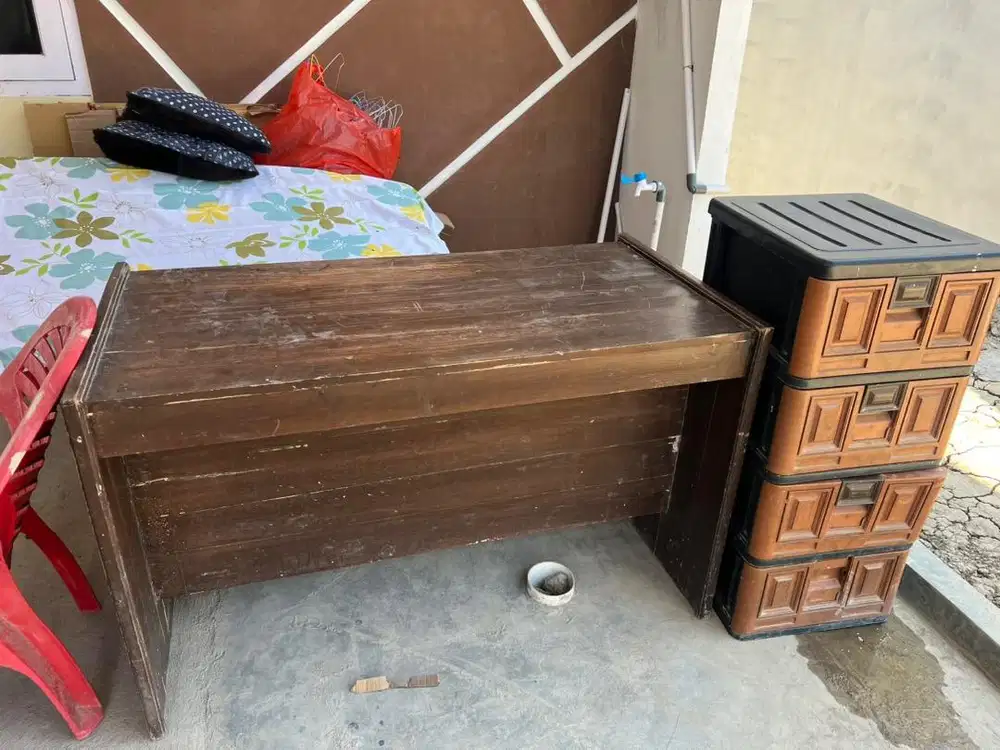Meja jati dan lemari merk napoli 350 borongan dapat 1 kasur