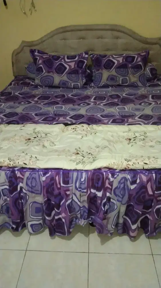 Dipan dan kasur springbed