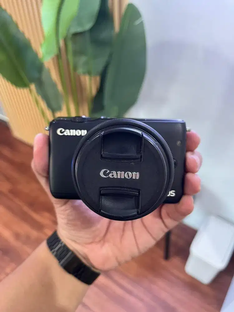 Jual CANON M10 MULUS