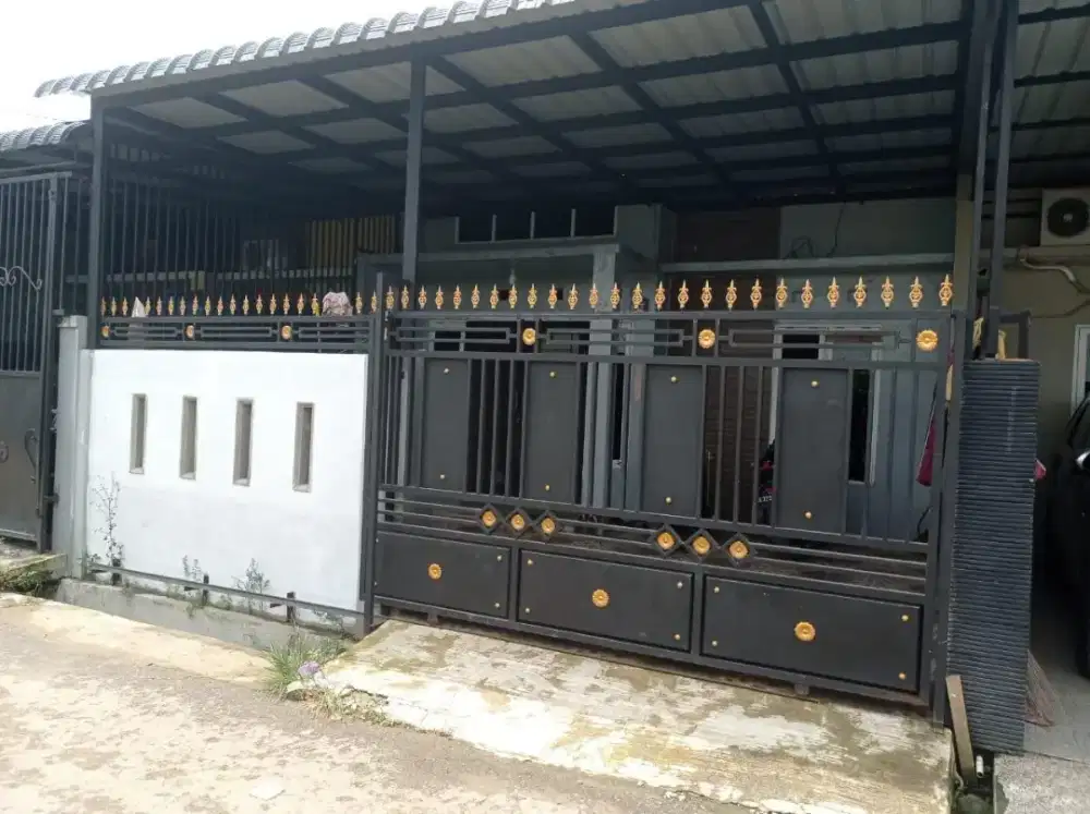 DISEWAKAN RUMAH
