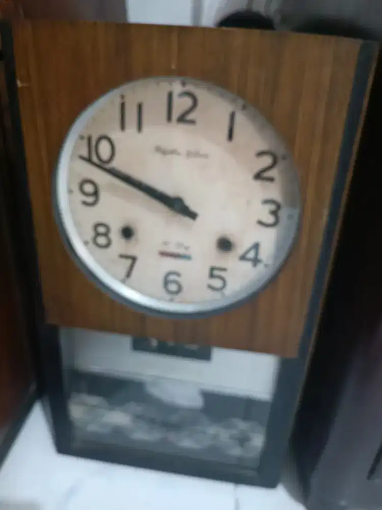 Jam dinding kuno