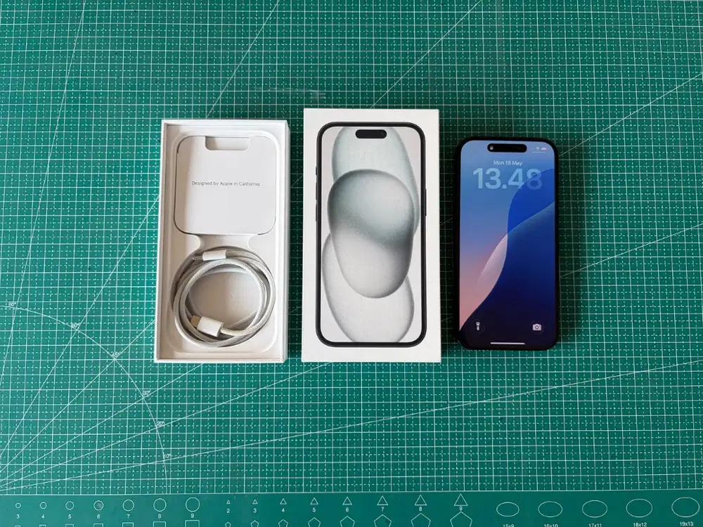 iPhone 15 128 GB Black Garansi Resmi iBox (PA/A)