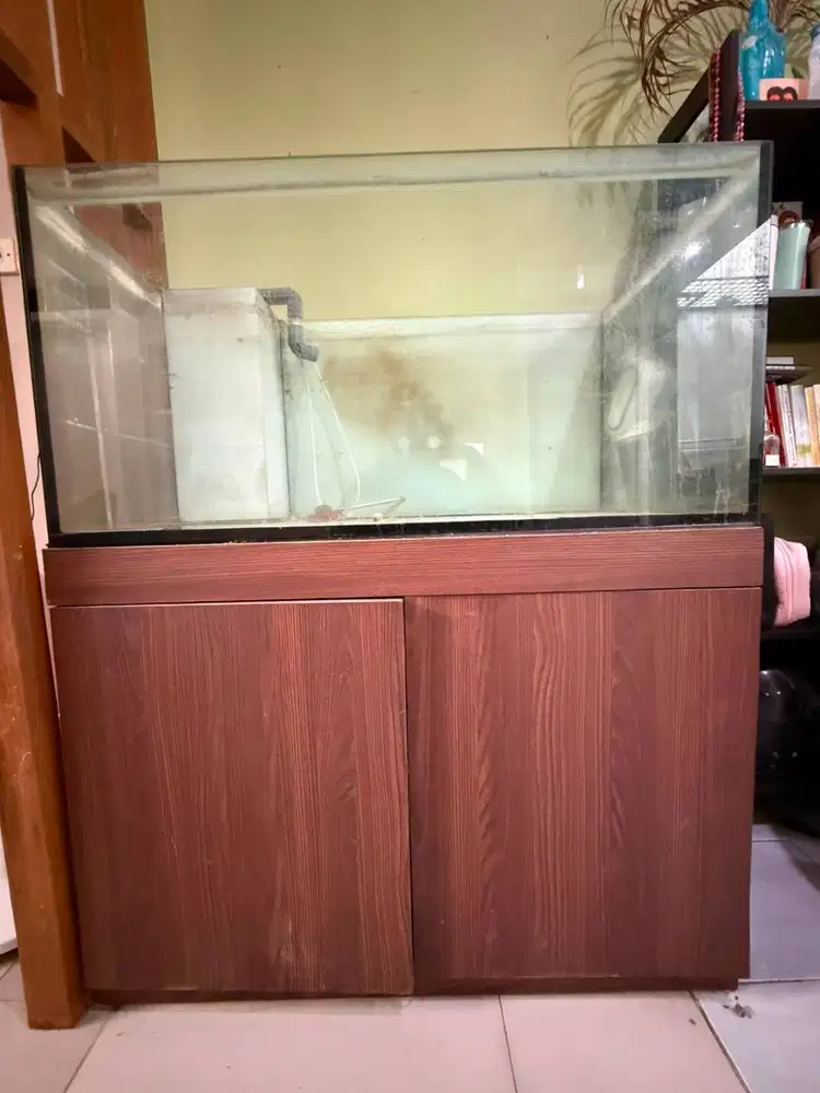 Dijual 1 Set Aquarium + Sump Filtrasi + Kabinet