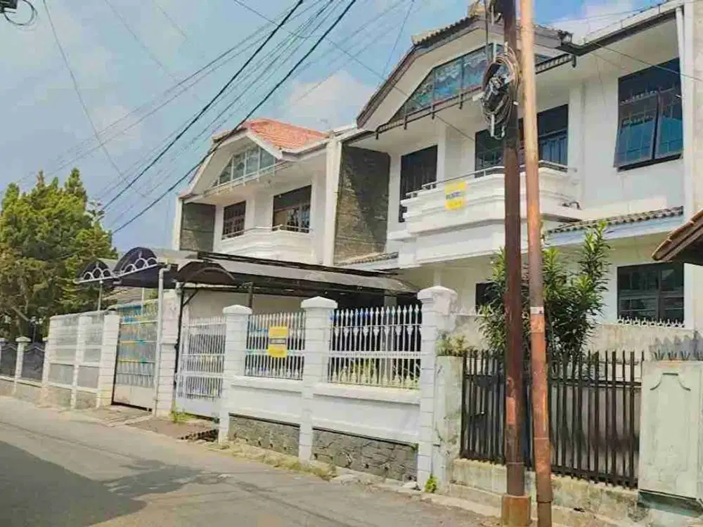 Rumah Hitung Tanah Lokasi Strategis Dekat Pusat Kota Bandung