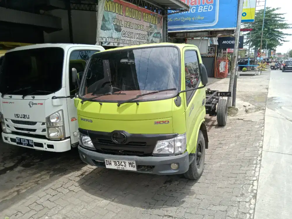 Hino Dutro 115SD Long Sasis Tahun 2023 Diesel, Euro 4